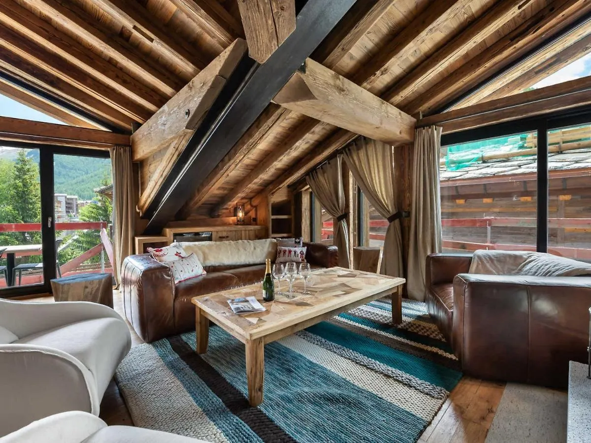 Chalet Luxueux Avec 5 Chambres, Hammam, Cheminee Et Grande Terrasse Au Coeur De Val D'Isere - Fr-1-567-34