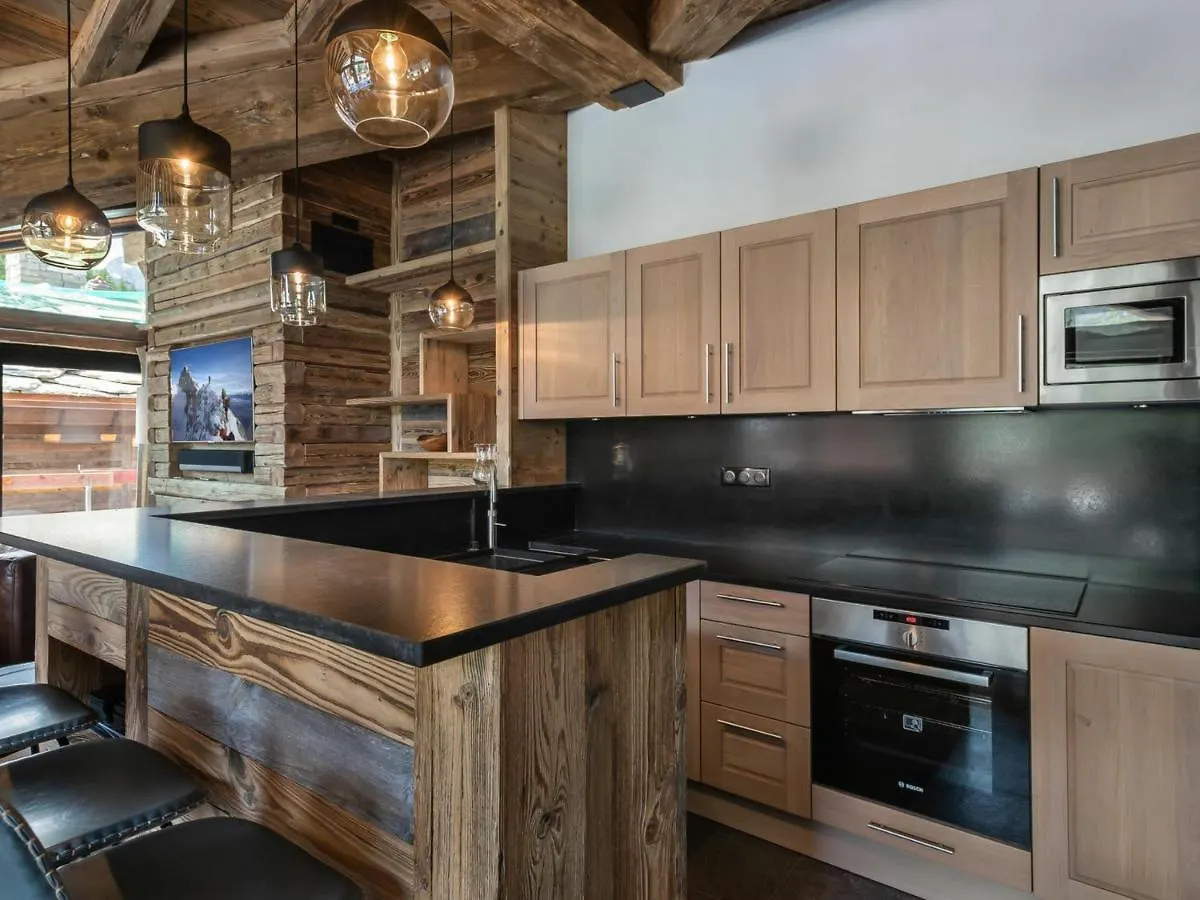 Chalet Luxueux Avec 5 Chambres, Hammam, Cheminee Et Grande Terrasse Au Coeur De Val D'Isere - Fr-1-567-34 France