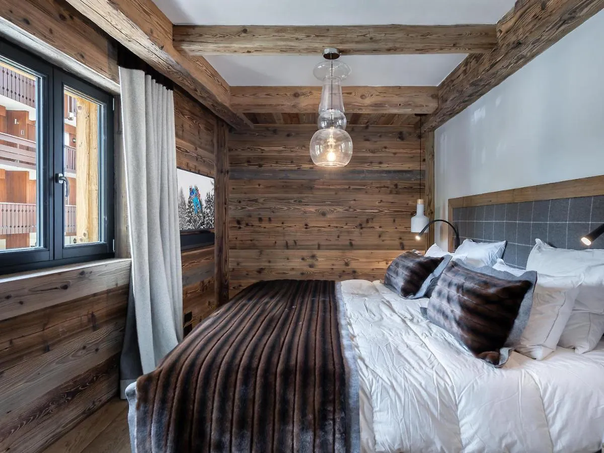Chalet Luxueux Avec 5 Chambres, Hammam, Cheminee Et Grande Terrasse Au Coeur De Val D'Isere - Fr-1-567-34  Val-d'Isere